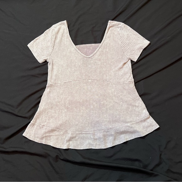 Super Cute X-Small Waffle Knit short sleeve top with cutout on back Mauve color - Picture 6 of 13